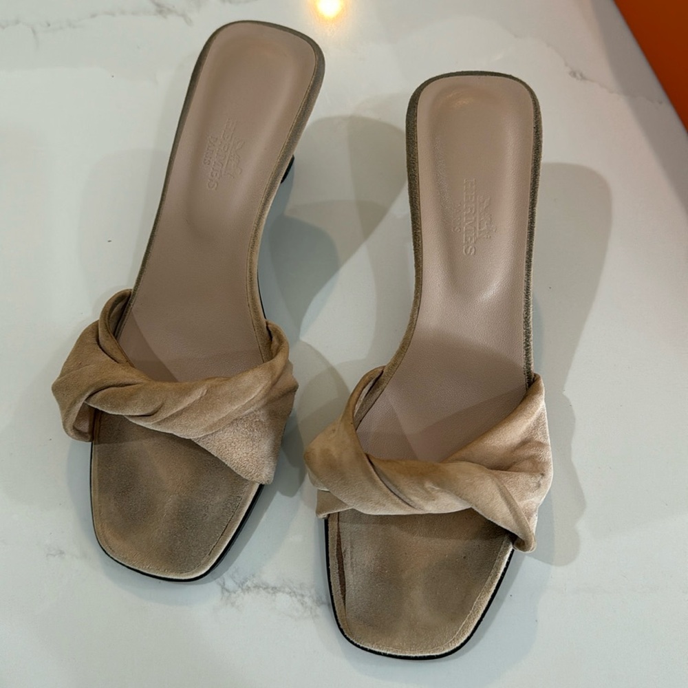 Hermes Giny Sandal 36.5 preloved in great condition